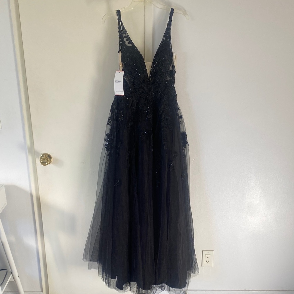NWT BLACK SEQUIN LACE GOWN Size 4 BY JJS HOUSE